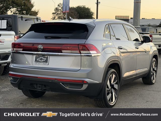 Used 2024 Volkswagen Atlas Cross Sport SE FWD image 4