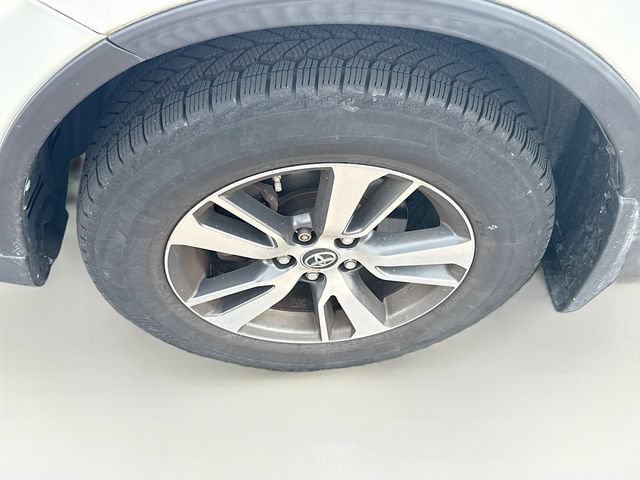 Used 2018 Toyota RAV4 XLE w/ Plus Extra Value Package AWD/4WD image 29