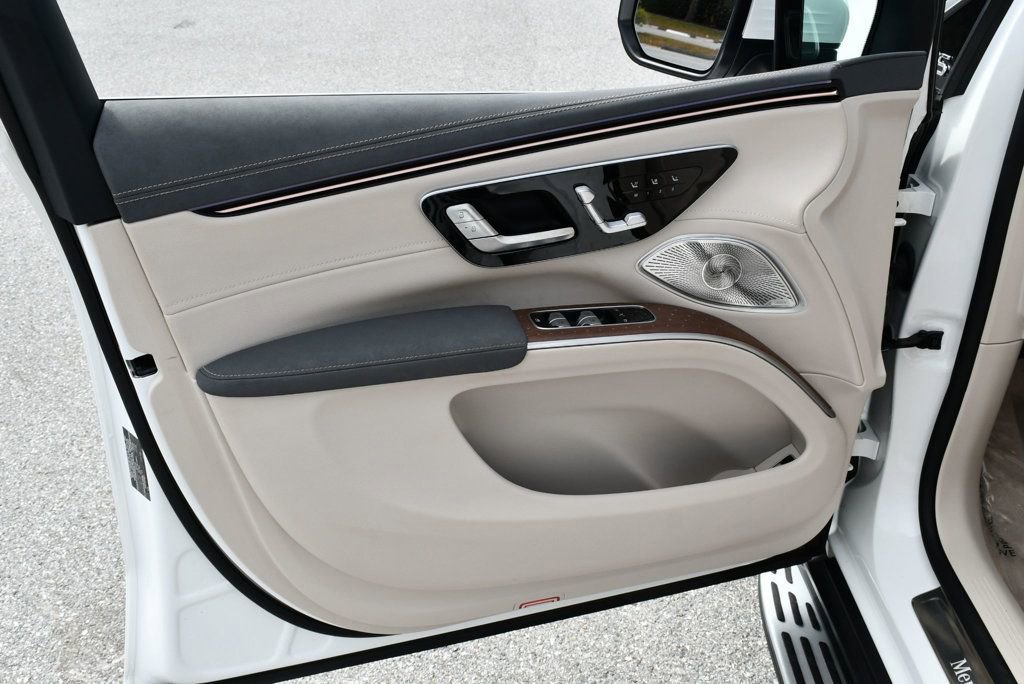 Used 2023 Mercedes-Benz EQS 450+ SUV image 40