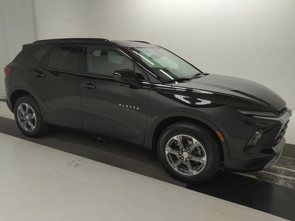 Used 2024 Chevrolet Blazer LT w/ Convenience Package FWD image 11