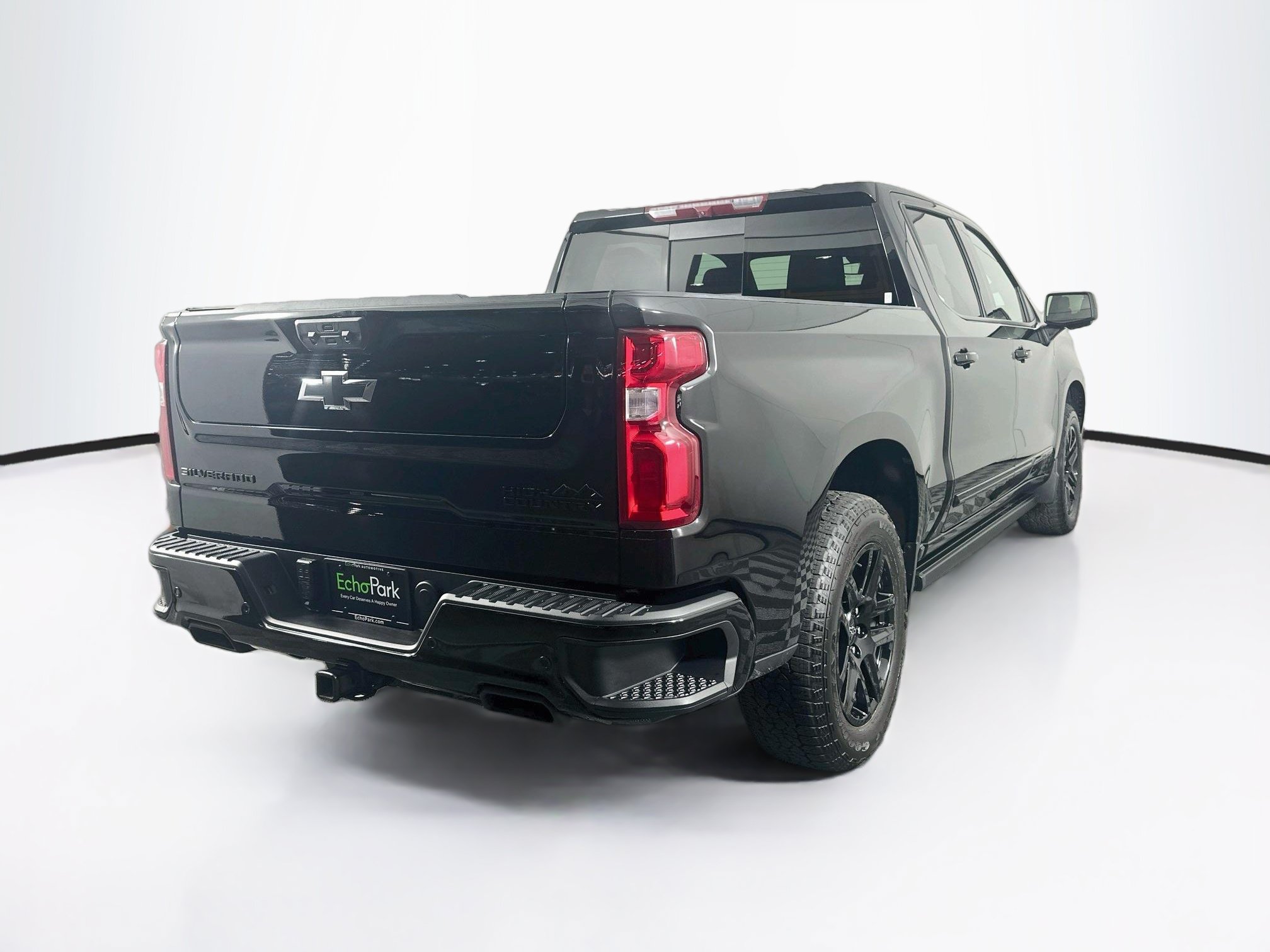 Used 2024 Chevrolet Silverado 1500 High Country w/ Midnight Edition AWD/4WD image 9