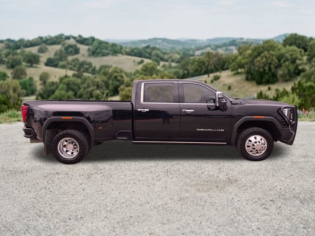 Used 2024 GMC Sierra 3500 Denali Ultimate AWD/4WD image 13