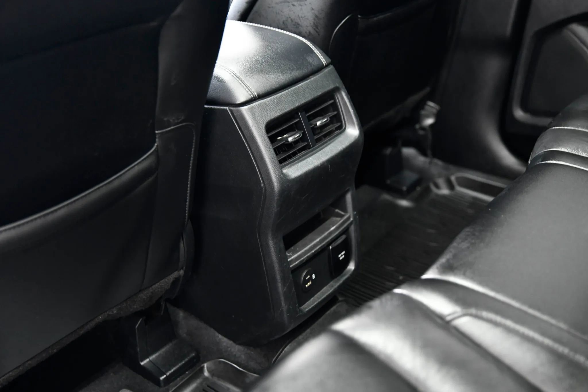 Used 2021 Ford Edge Titanium image 24