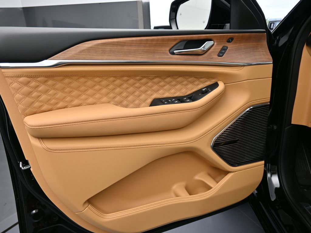 New 2025 Jeep Grand Cherokee Summit image 18