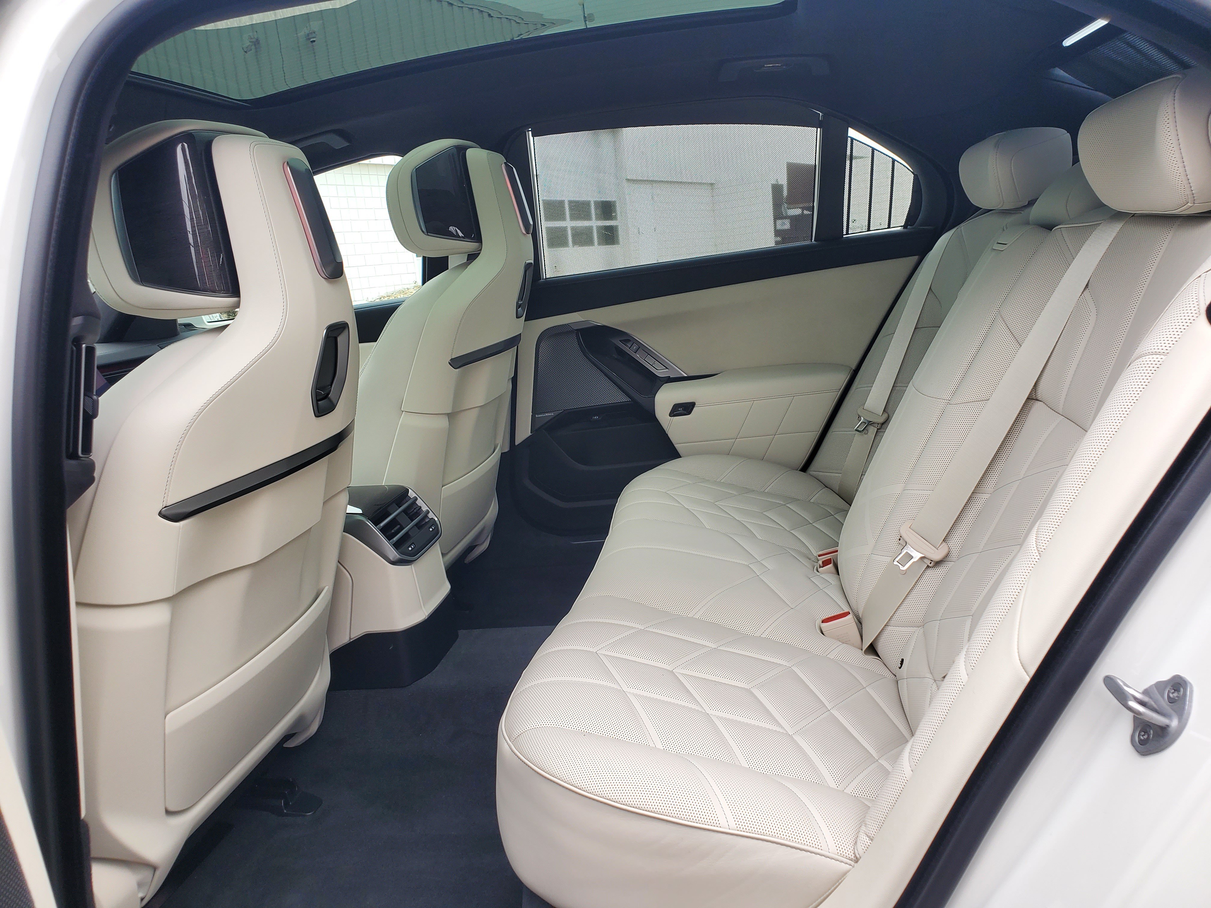 New 2027 BMW 740i xDrive w/ Executive Package AWD/4WD image 30