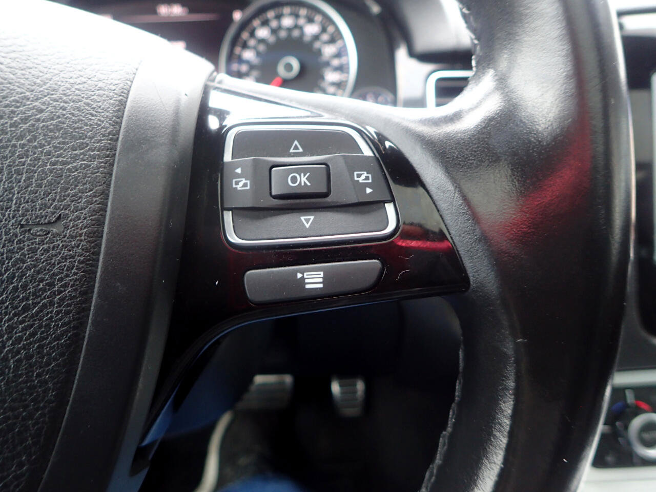 Used 2014 Volkswagen Touareg VR6 image 17