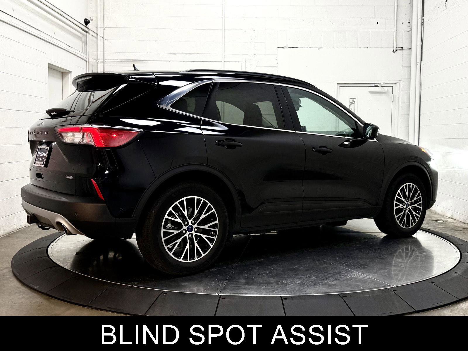 Used 2022 Ford Escape Titanium w/ Titanium Premium Package image 8