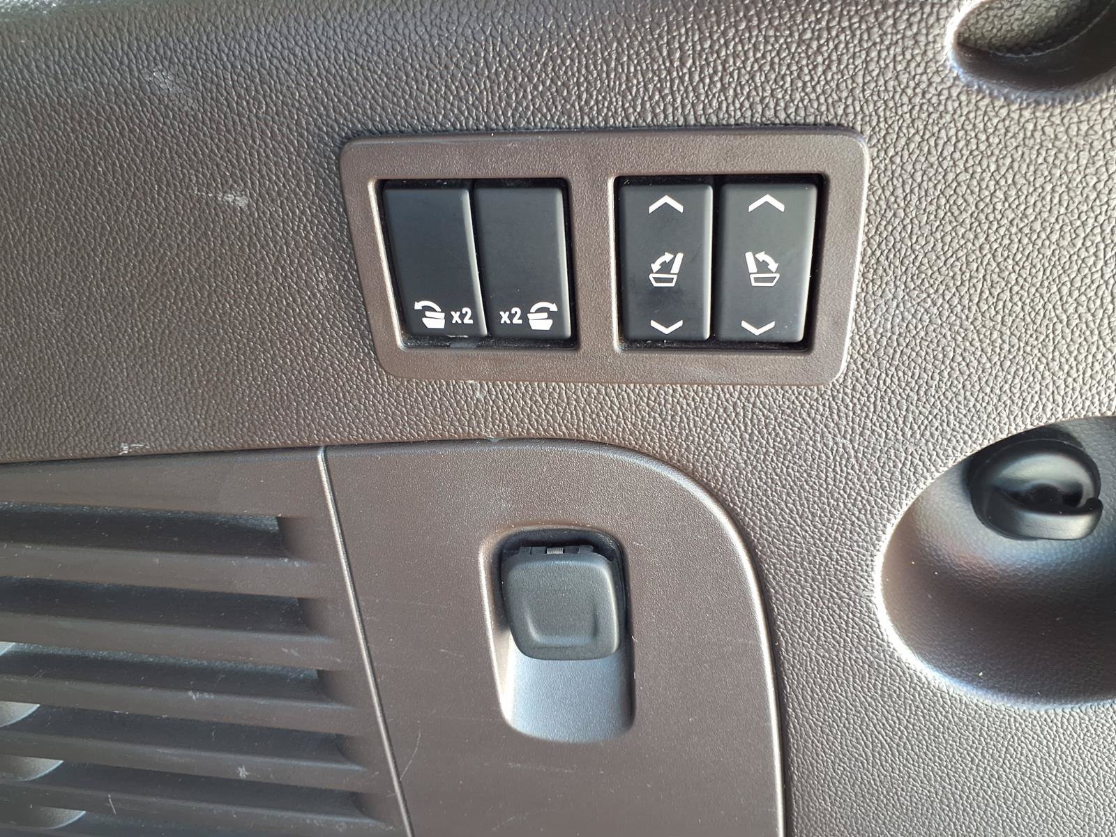 Used 2019 GMC Yukon XL Denali AWD/4WD image 36