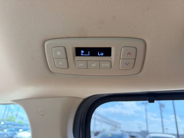 Used 2024 Kia Carnival EX FWD image 12