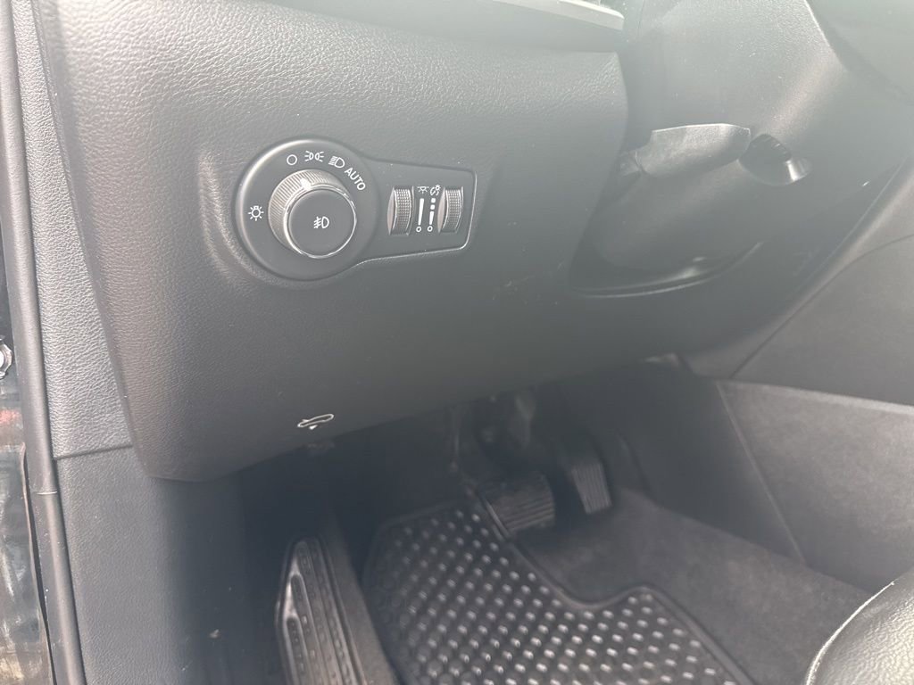 Used 2022 Jeep Compass Latitude w/ Convenience Group image 13