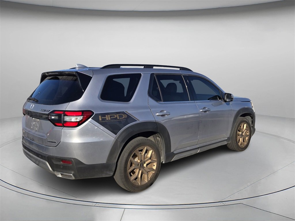 Used 2023 Honda Pilot Touring image 4