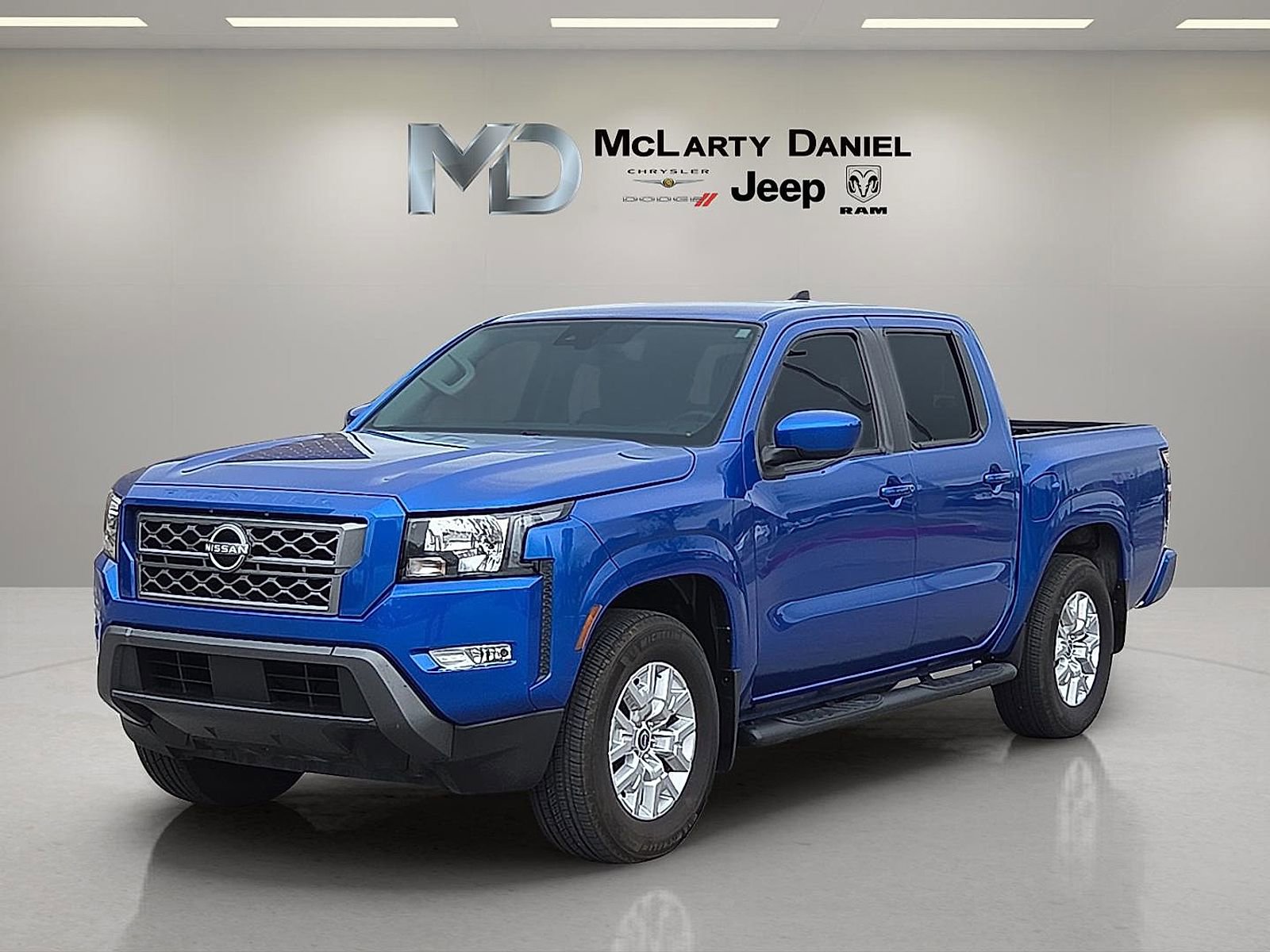 Used 2024 Nissan Frontier SV w/ SV Convenience Package RWD image 2