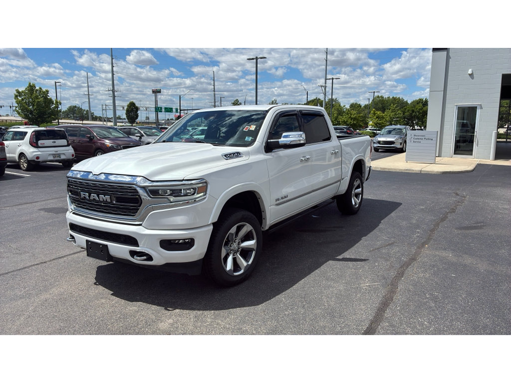 Used 2022 RAM 1500 Limited w/ Body-Colour Bumper Group AWD/4WD image 2