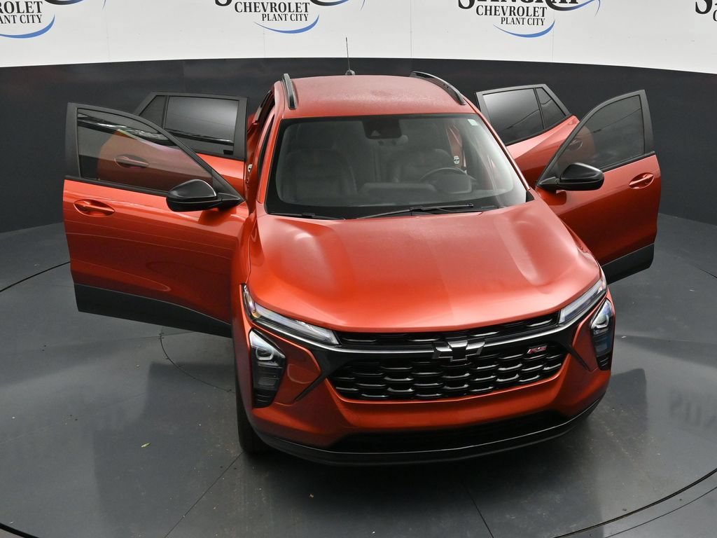 Used 2024 Chevrolet Trax RS w/ Driver Confidence Package FWD image 34