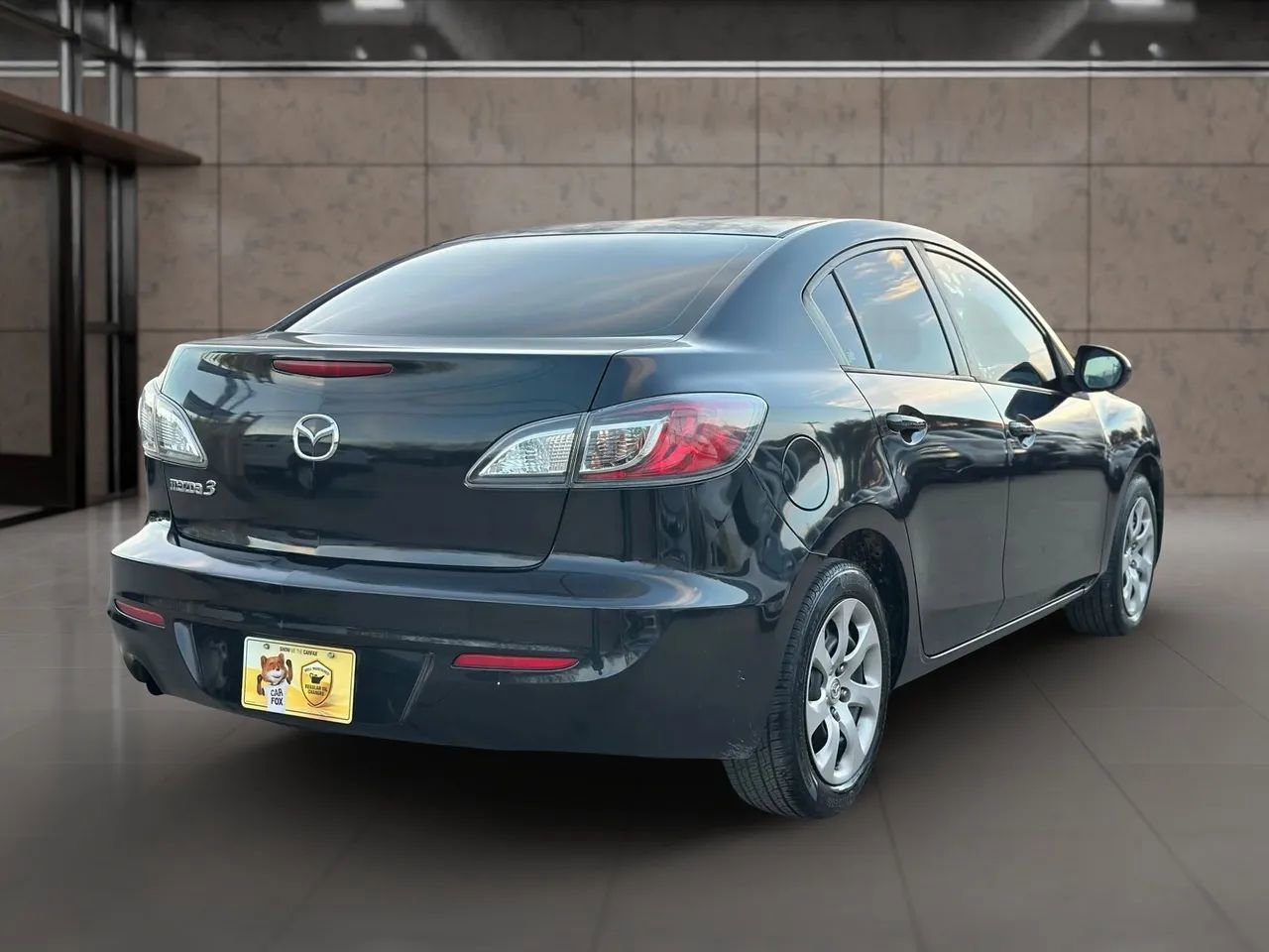 Used 2013 MAZDA MAZDA3 i SV image 2