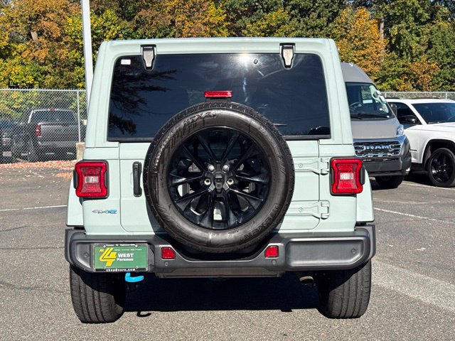 Used 2024 Jeep Wrangler Unlimited Sahara w/ Technology Group AWD/4WD image 15