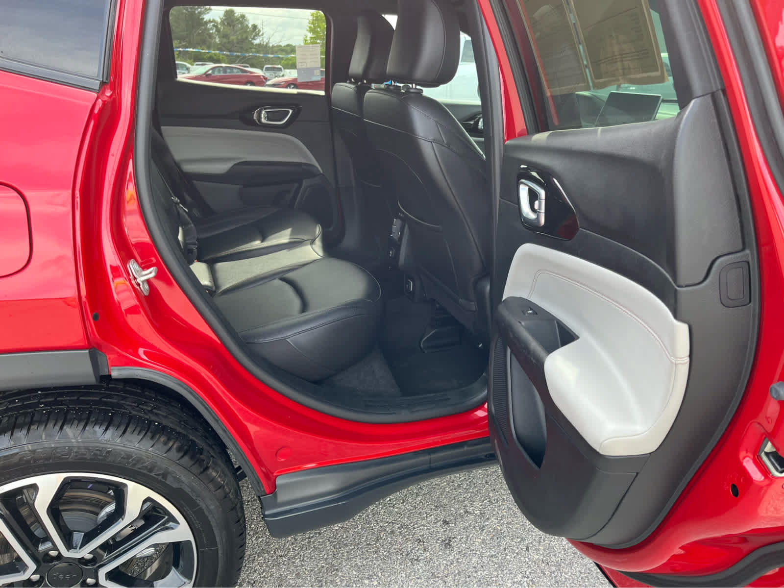 Used 2024 Jeep Compass Limited AWD/4WD image 27