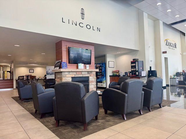 Used 2025 MAZDA CX-30 AWD 2.5 S w/ Preferred Package image 5