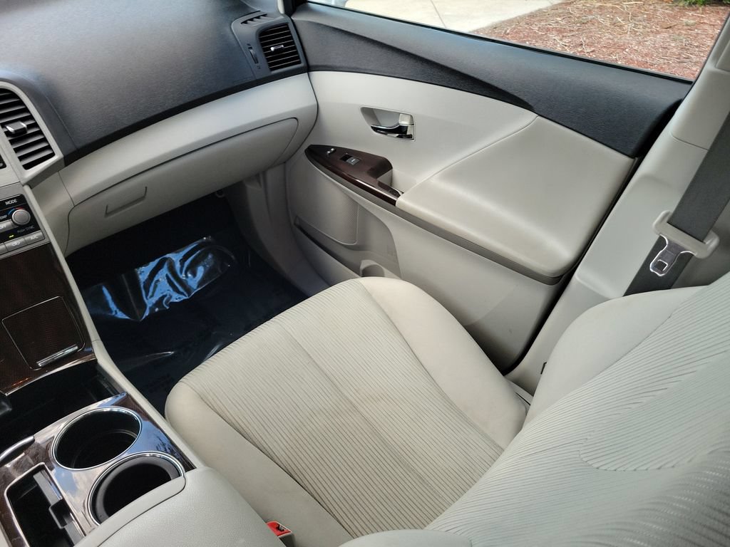Used 2012 Toyota Venza LE w/ Protection Pkg FWD image 11