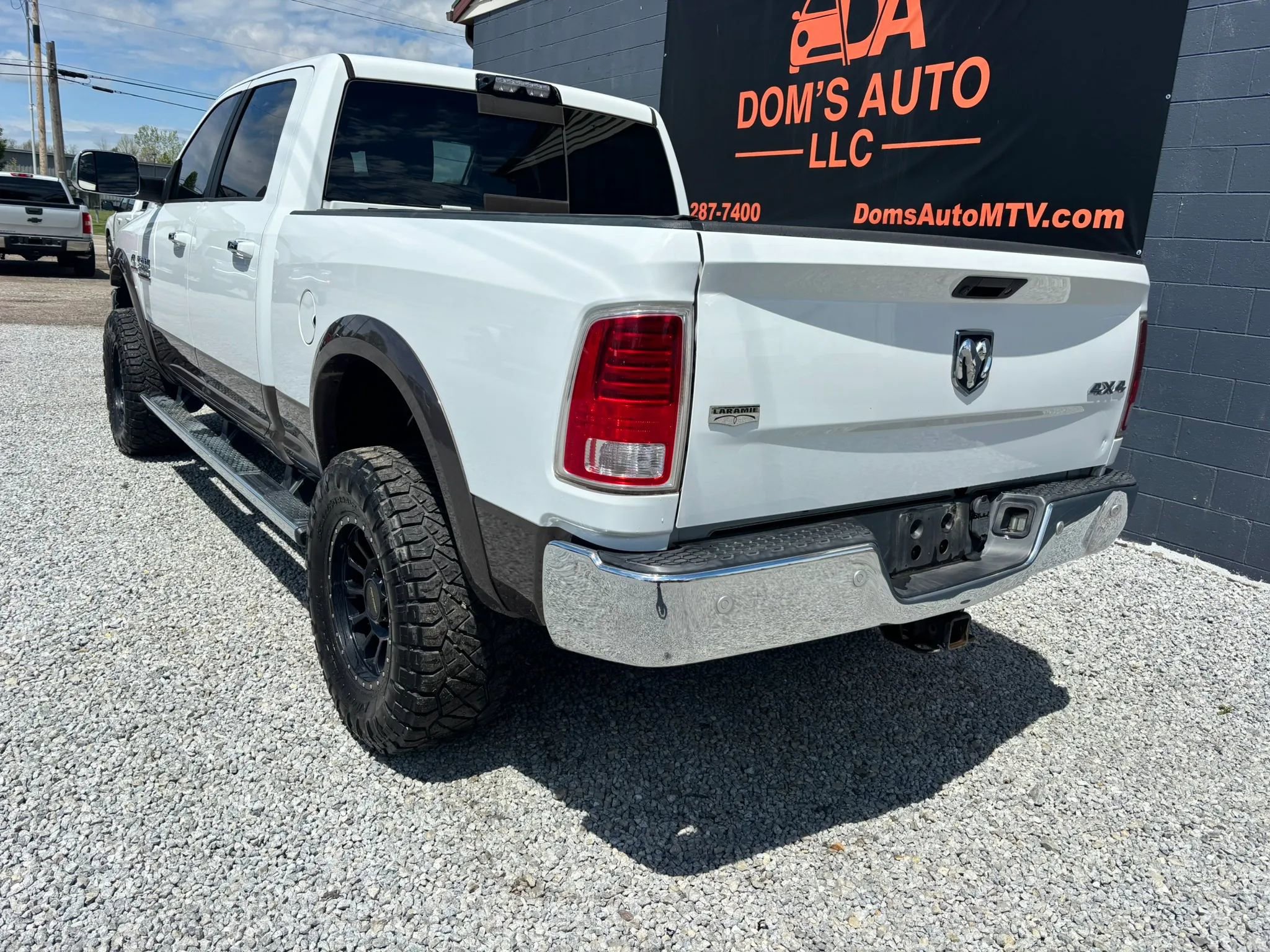 Used 2018 RAM 2500 Laramie AWD/4WD image 3