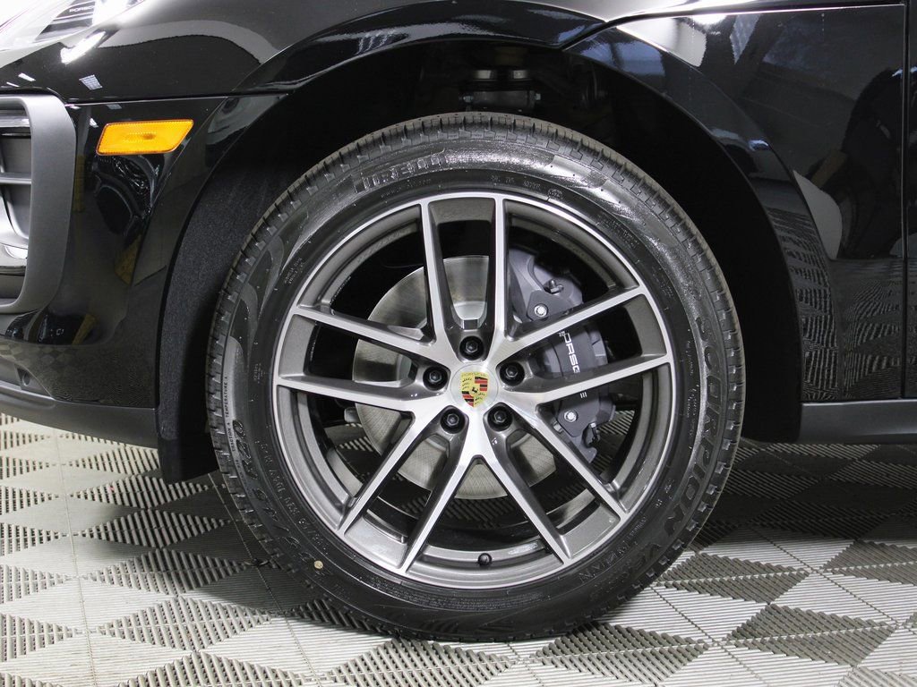 Certified 2026 Porsche Macan image 40