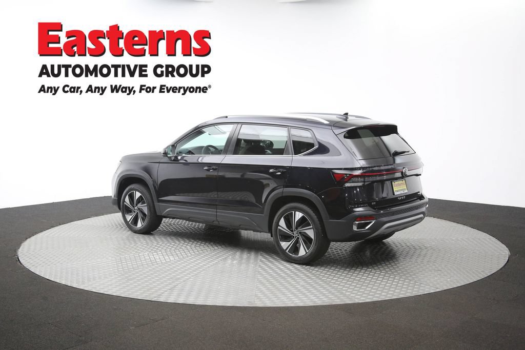 Used 2025 Volkswagen Taos SE AWD/4WD image 63