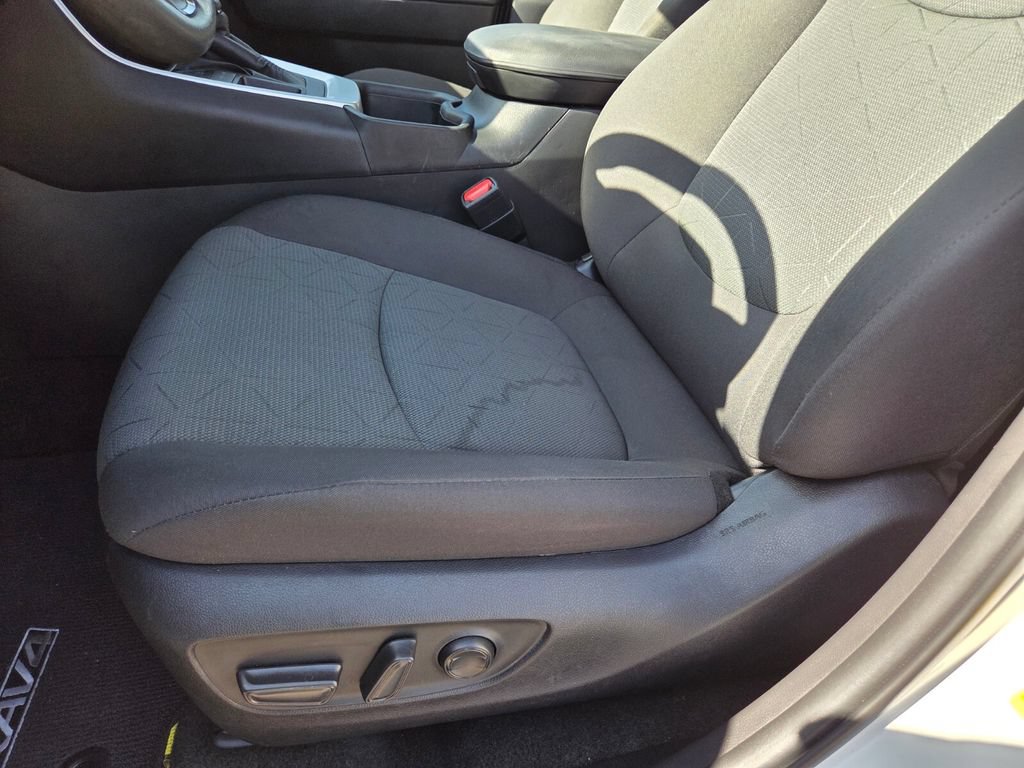 Used 2023 Toyota RAV4 XLE w/ Convenience Package FWD image 10
