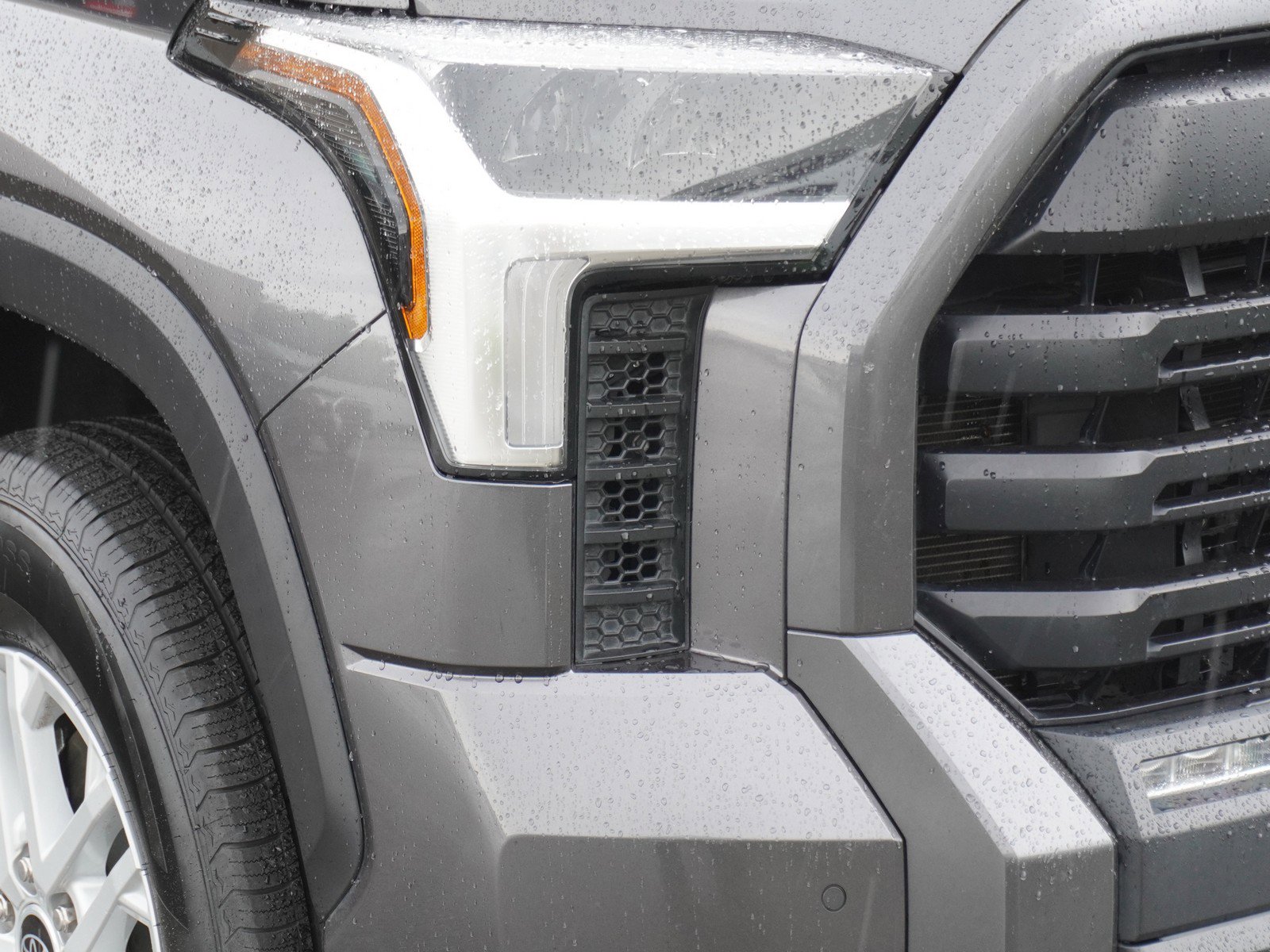 Used 2023 Toyota Tundra SR5 w/ SR5 Convenience Package AWD/4WD image 3