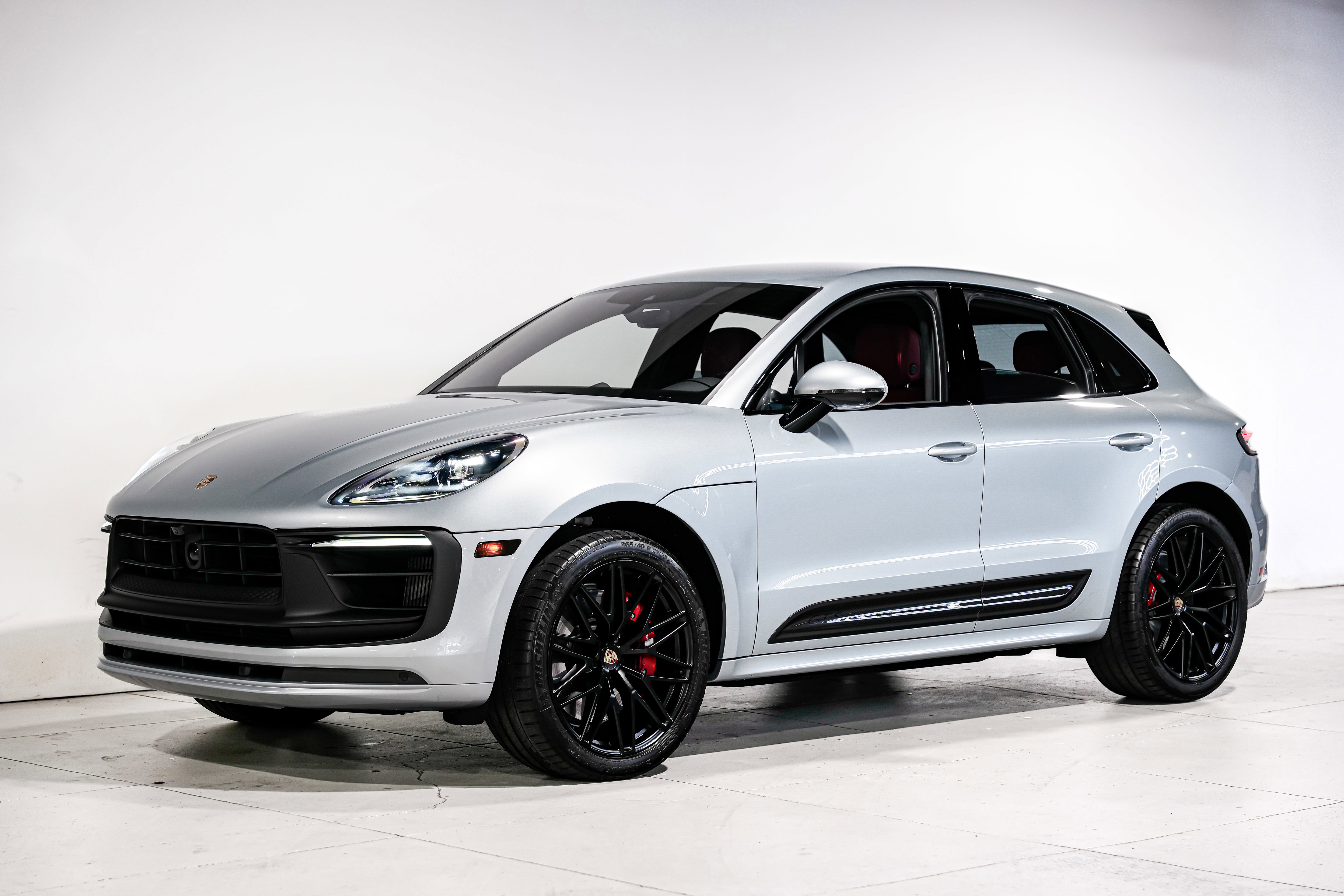 Used 2022 Porsche Macan GTS w/ Sport Chrono Package image 6