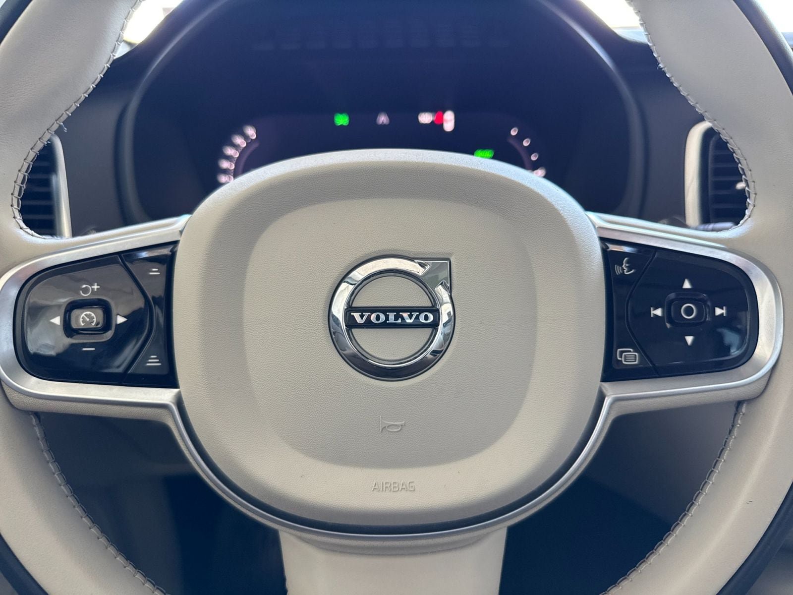 Certified 2023 Volvo XC90 T8 Ultimate w/ Protection Package Premier AWD/4WD image 29