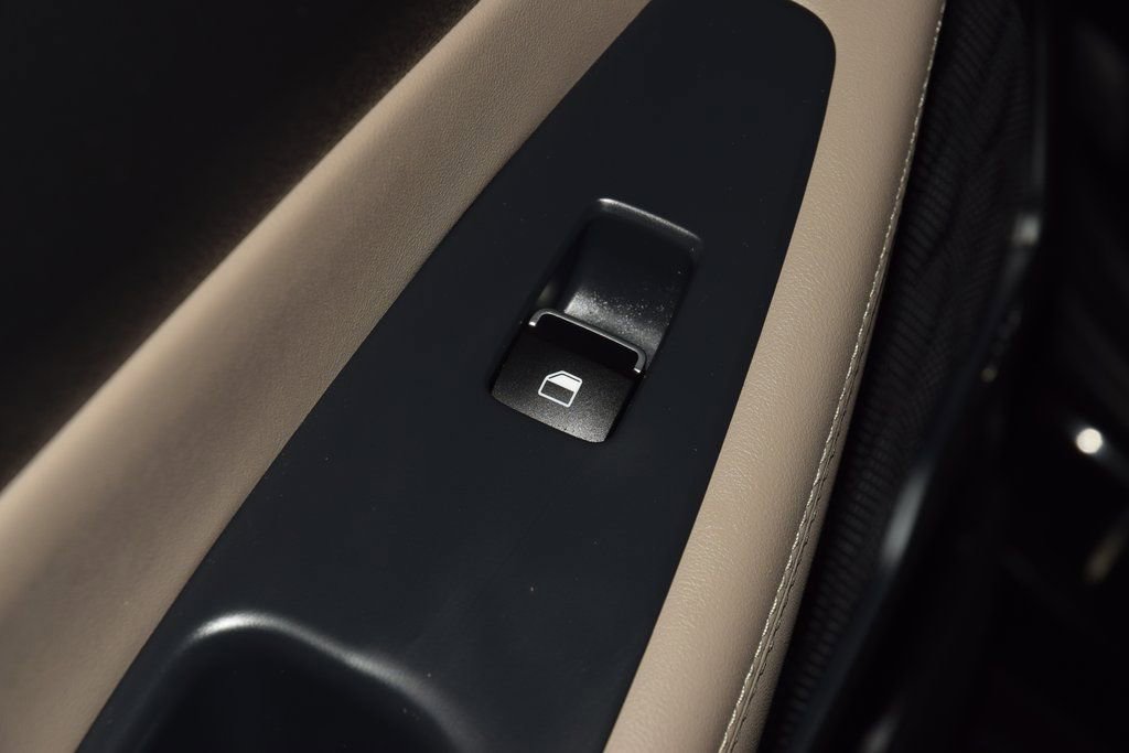 Used 2020 Hyundai Santa Fe SEL w/ Convenience + Premium Package image 46