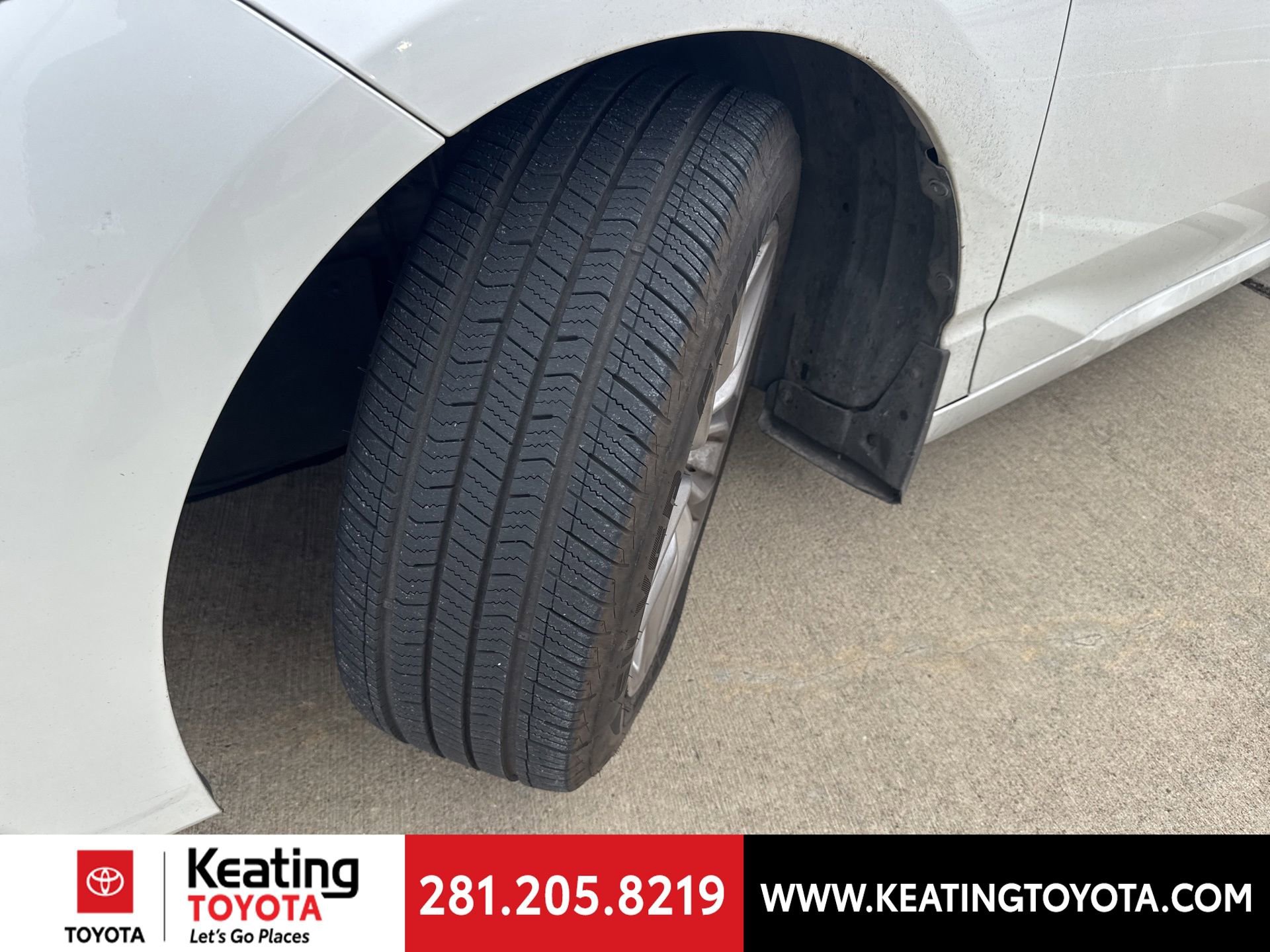 Used 2022 Toyota Avalon XLE image 10