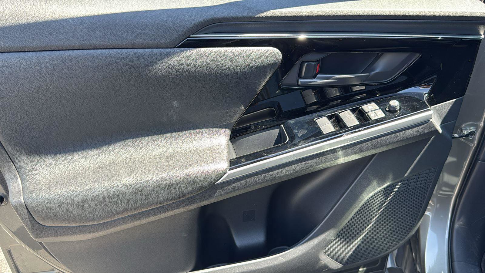 Certified 2023 Toyota bZ4X XLE image 8