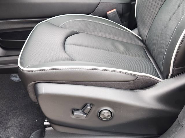 New 2026 Chrysler Pacifica Limited FWD image 19