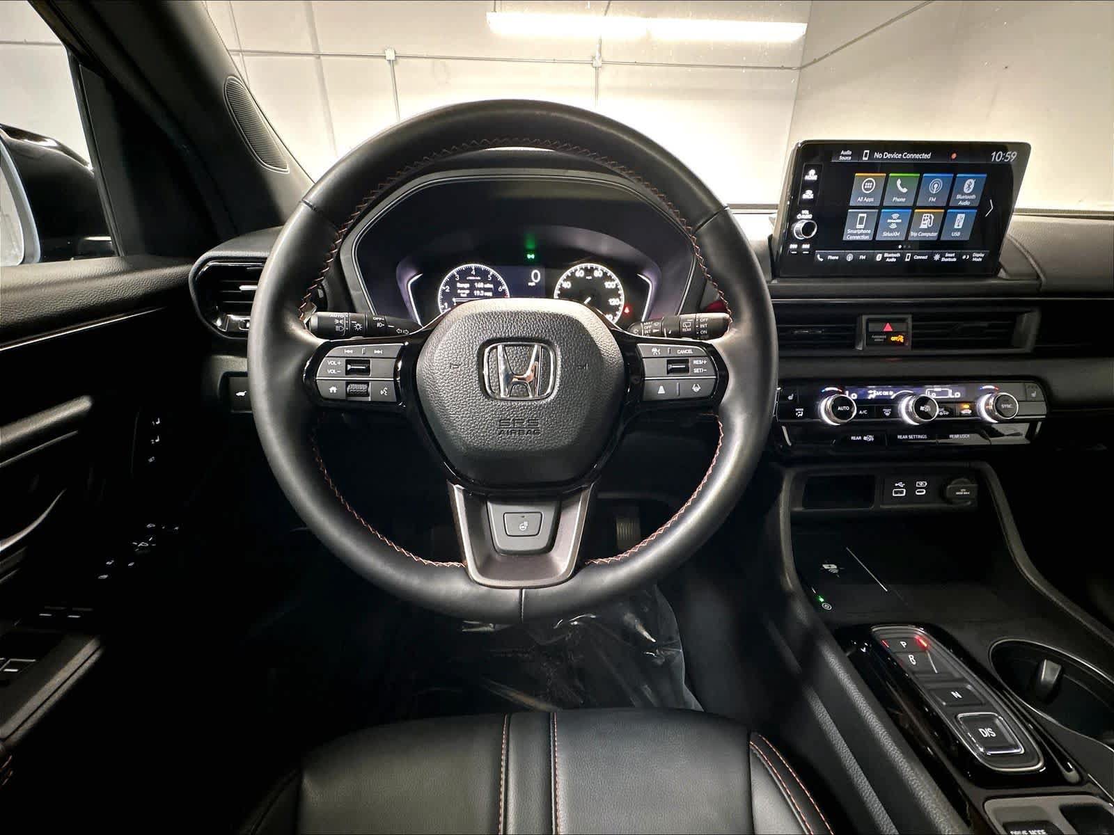Used 2025 Honda Pilot TrailSport image 8