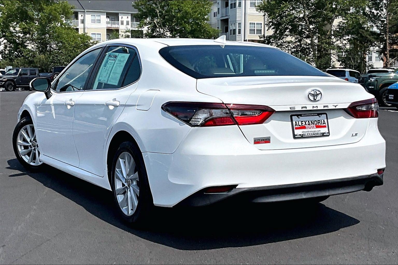 Used 2021 Toyota Camry LE w/ Convenience Package FWD image 11