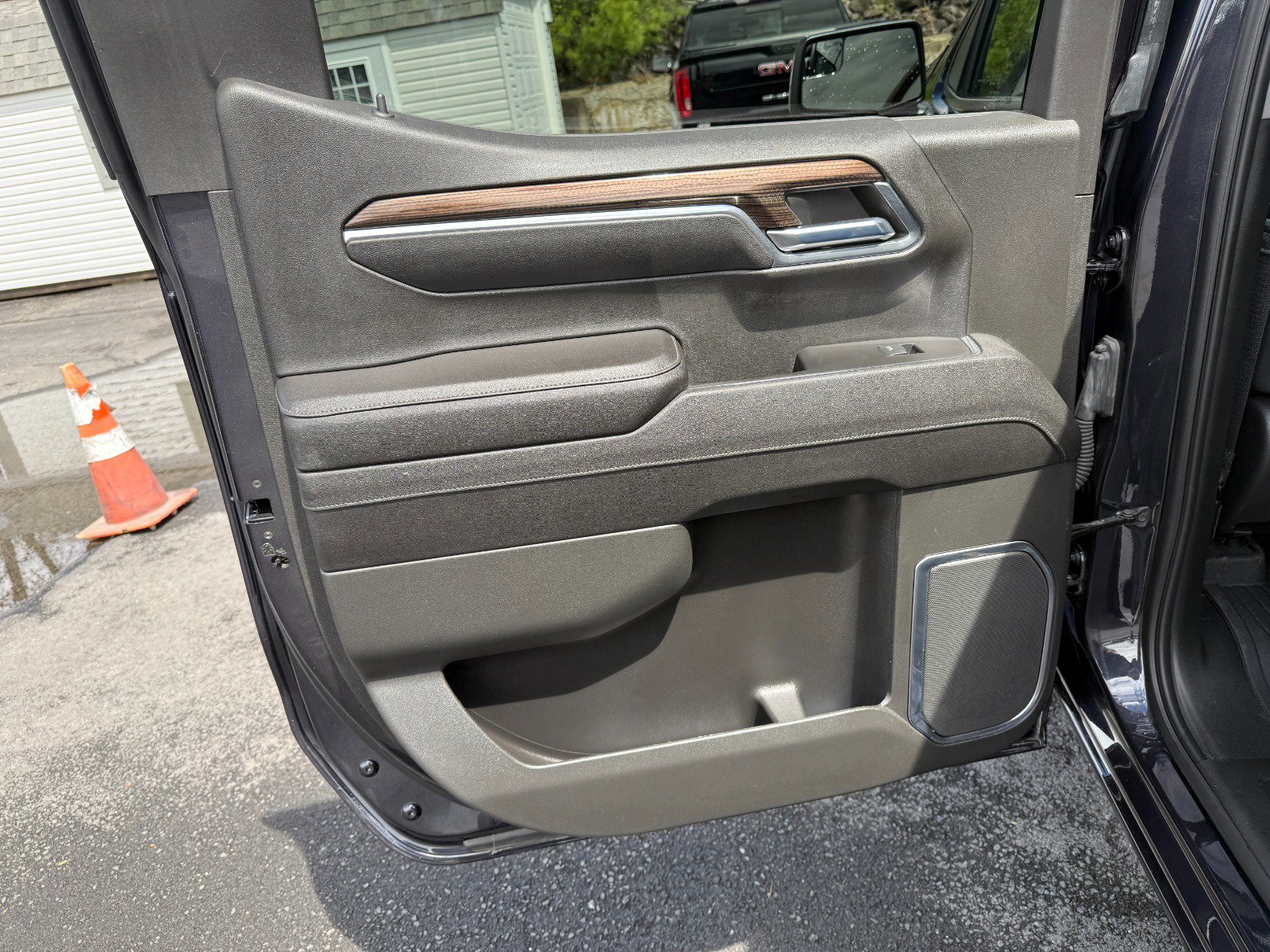 Used 2023 Chevrolet Silverado 1500 RST AWD/4WD image 17
