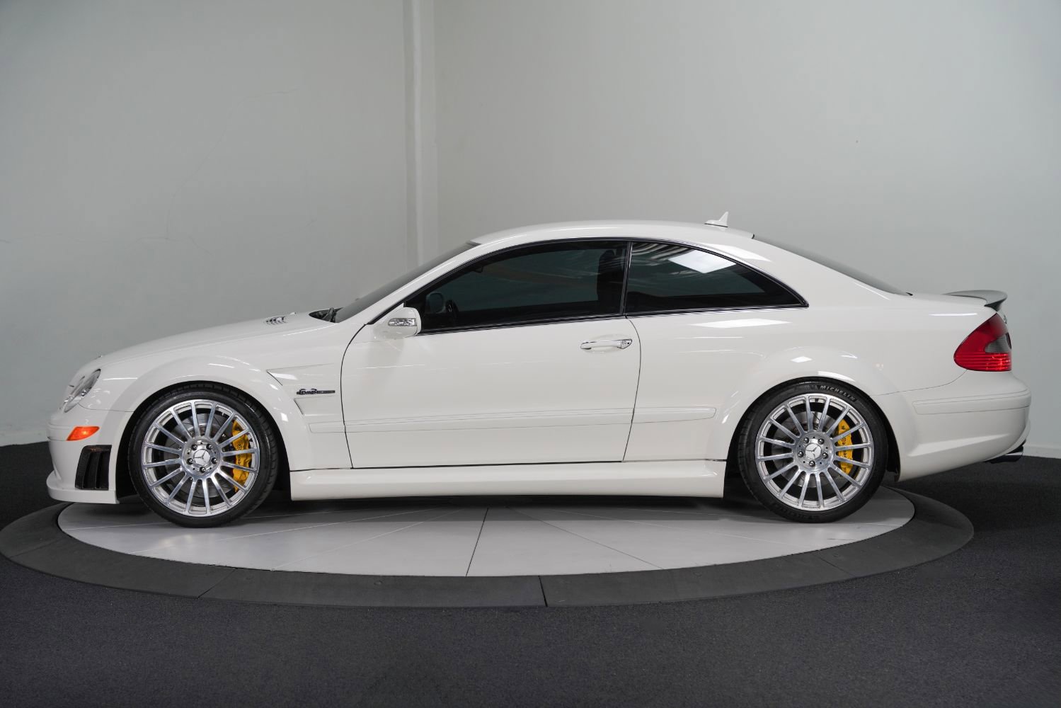Used 2008 Mercedes-Benz CLK 63 AMG Black Series image 5