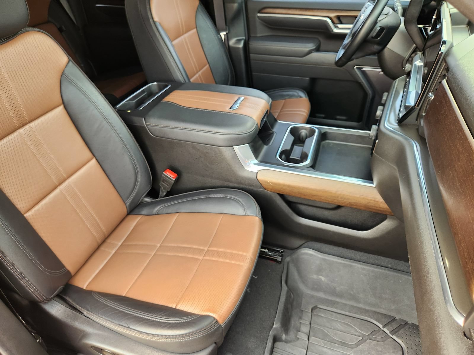 Used 2025 Chevrolet Silverado 3500 High Country w/ High Country Premium Package AWD/4WD image 15