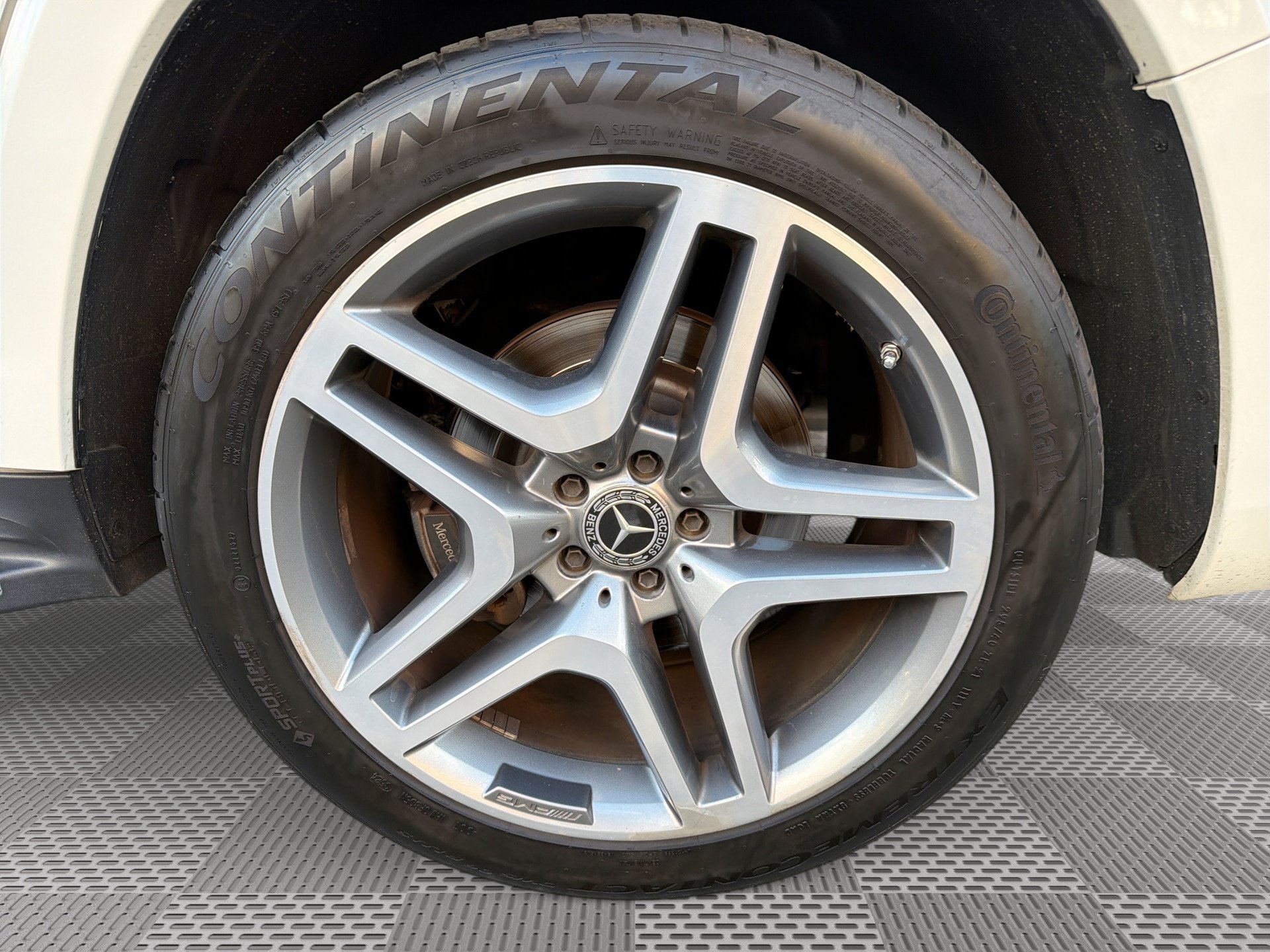 Used 2018 Mercedes-Benz GLS 550 4MATIC image 21