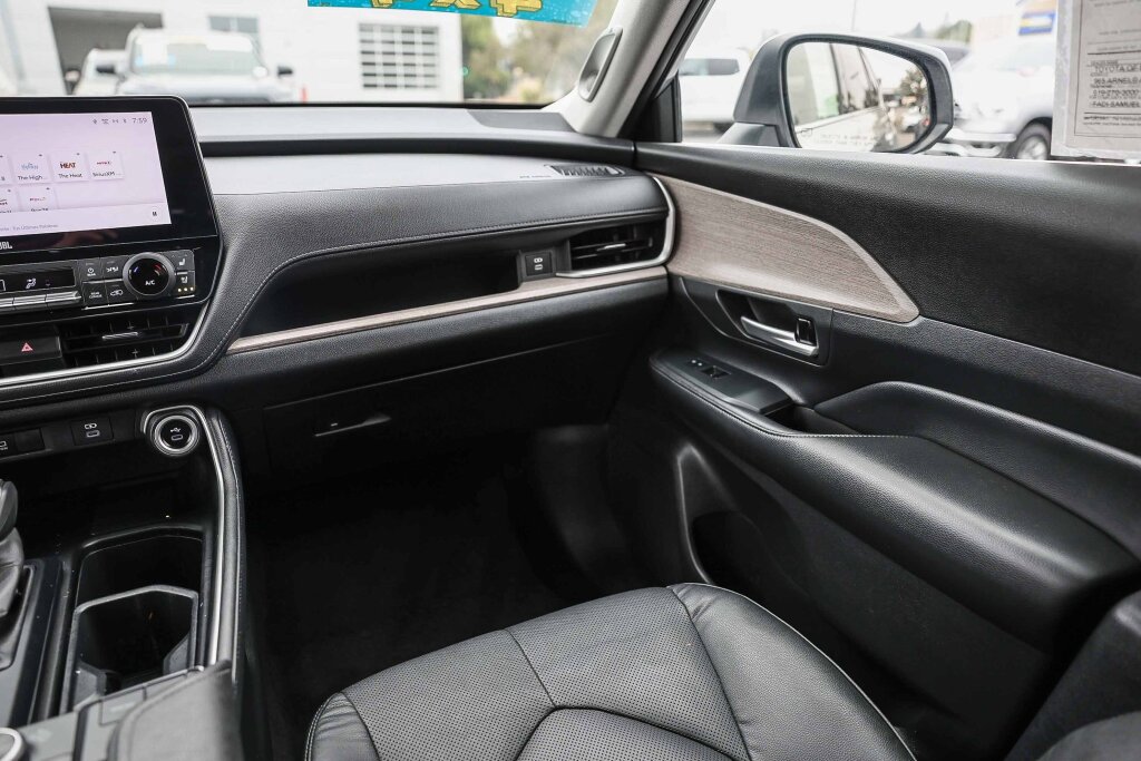 Certified 2024 Toyota Grand Highlander AWD image 5
