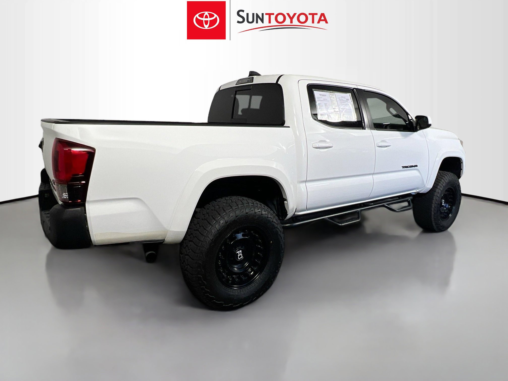Used 2021 Toyota Tacoma SR5 AWD/4WD image 4