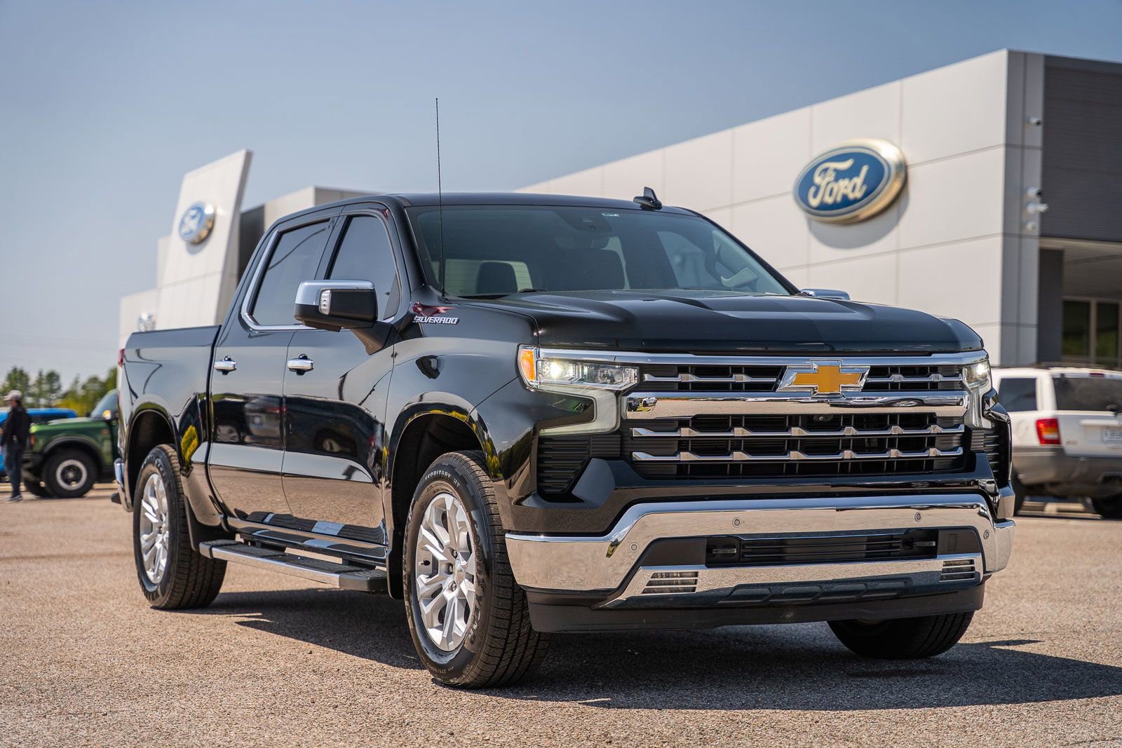 Used 2022 Chevrolet Silverado 1500 LTZ w/ LTZ Premium Package image 1