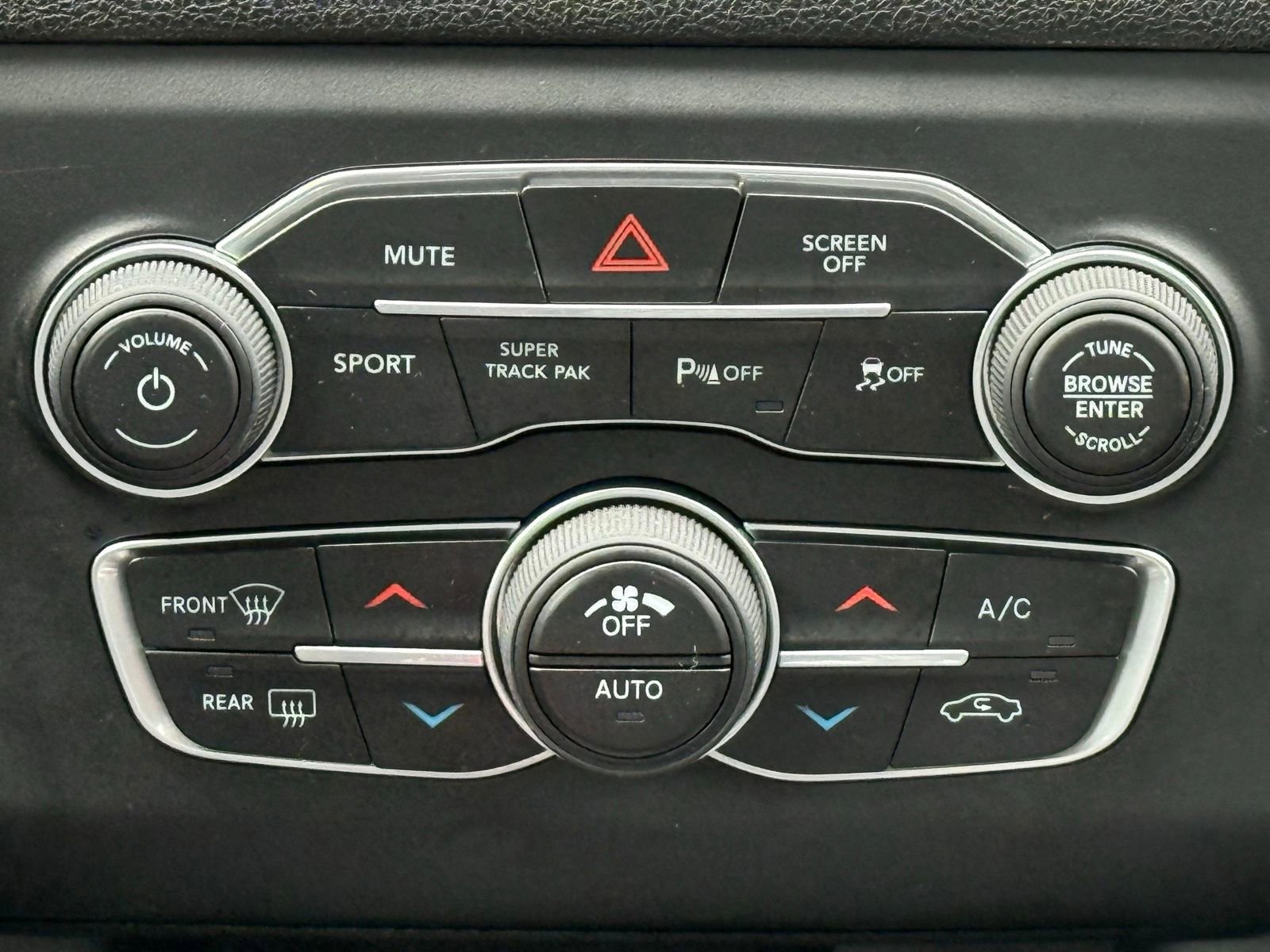 Used 2019 Dodge Charger R/T image 24