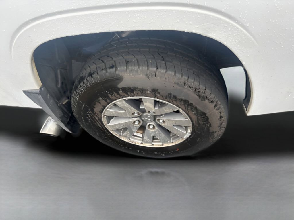 Used 2007 Mitsubishi Raider LS image 26