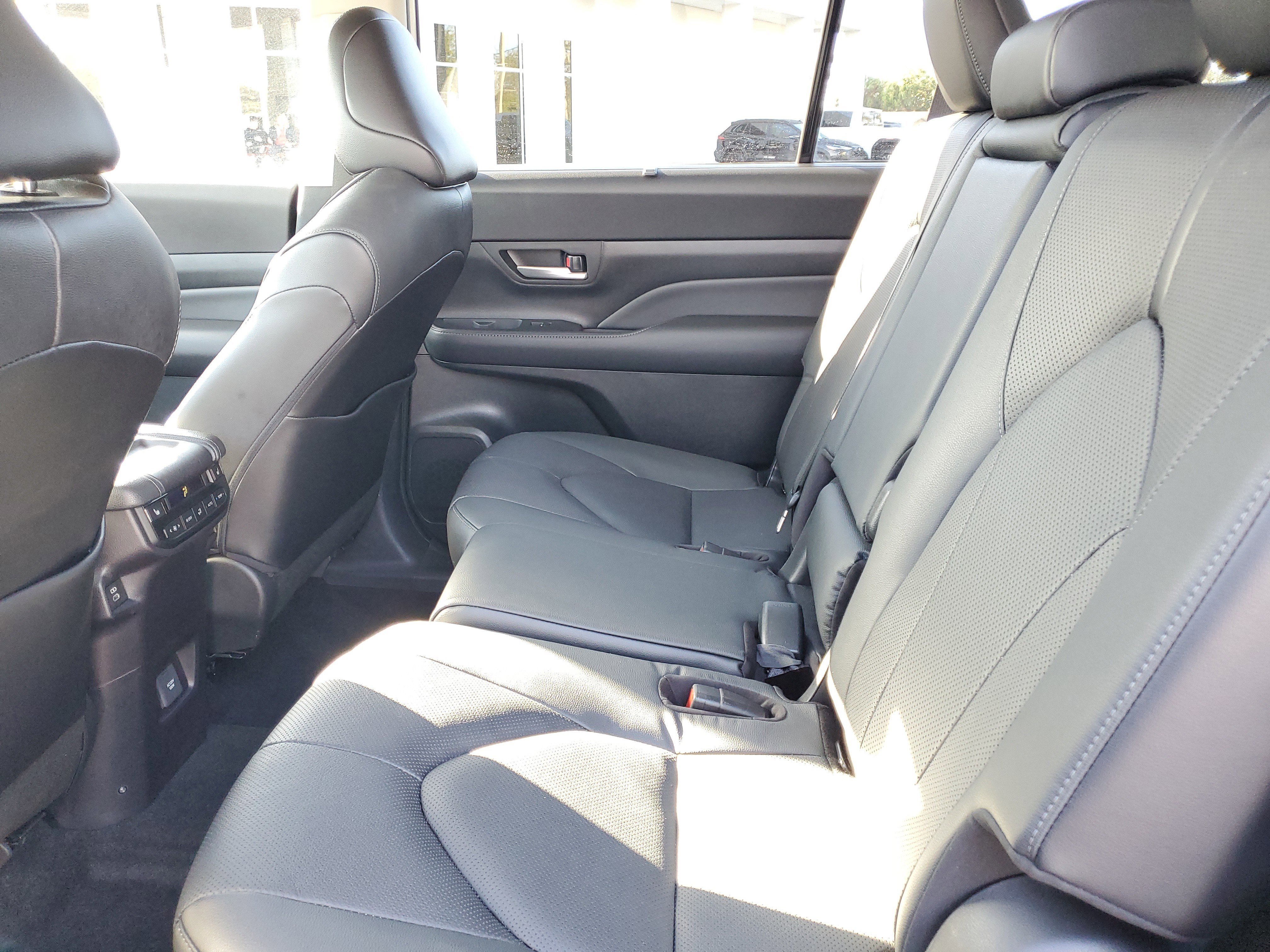 Certified 2024 Toyota Grand Highlander Limited image 9