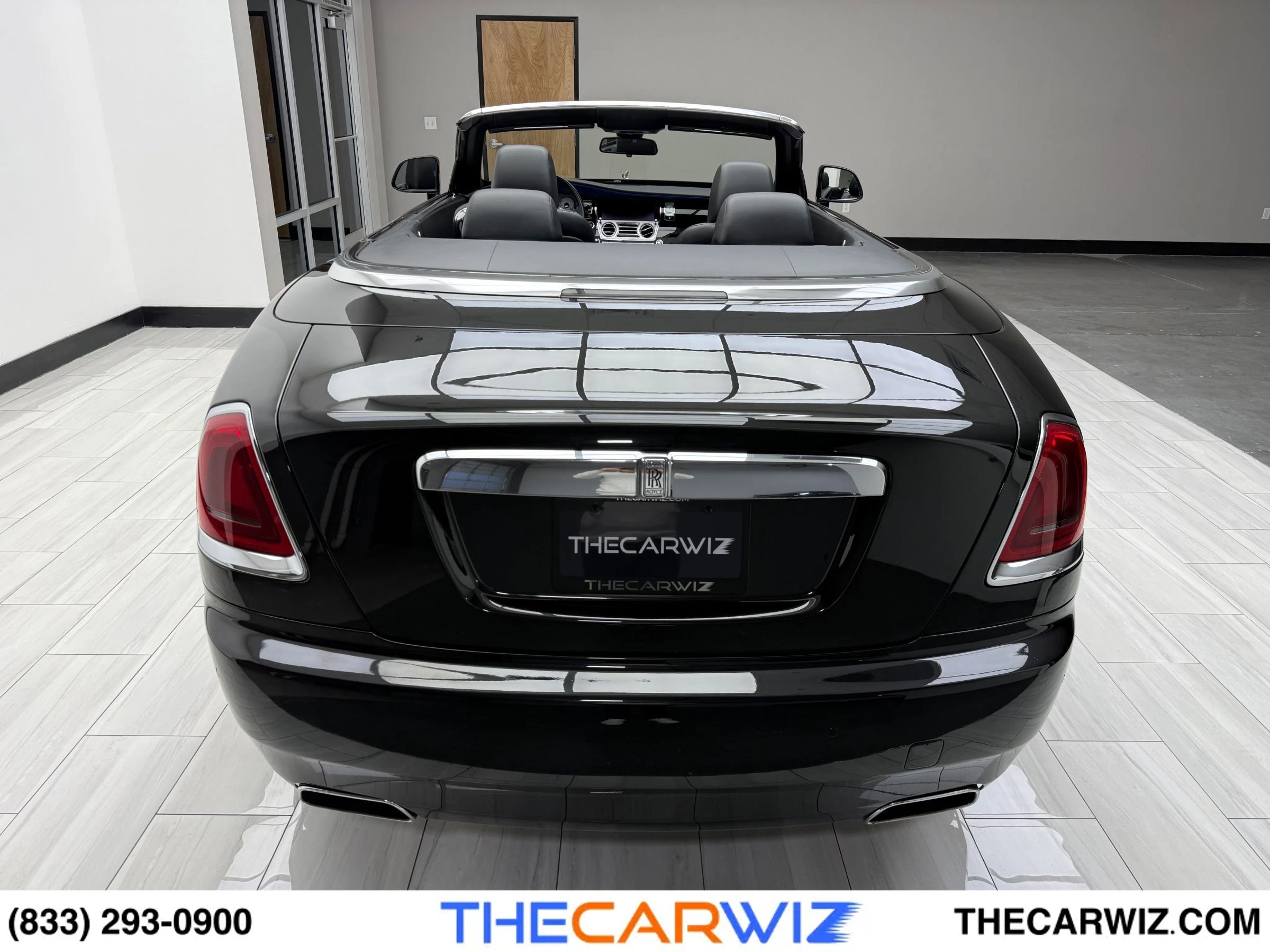 Used 2019 Rolls-Royce Dawn image 19