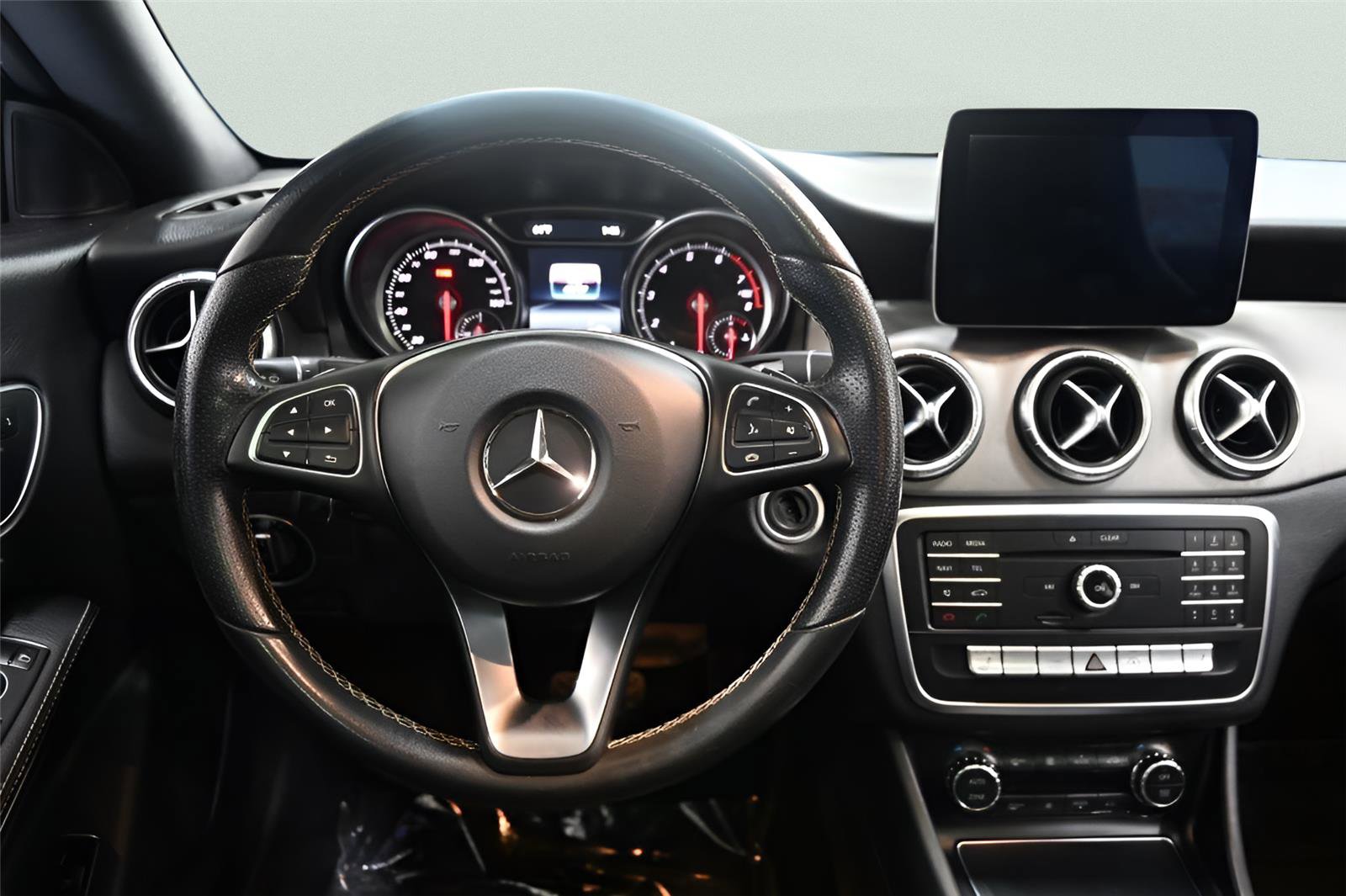 Used 2018 Mercedes-Benz CLA 250 image 13