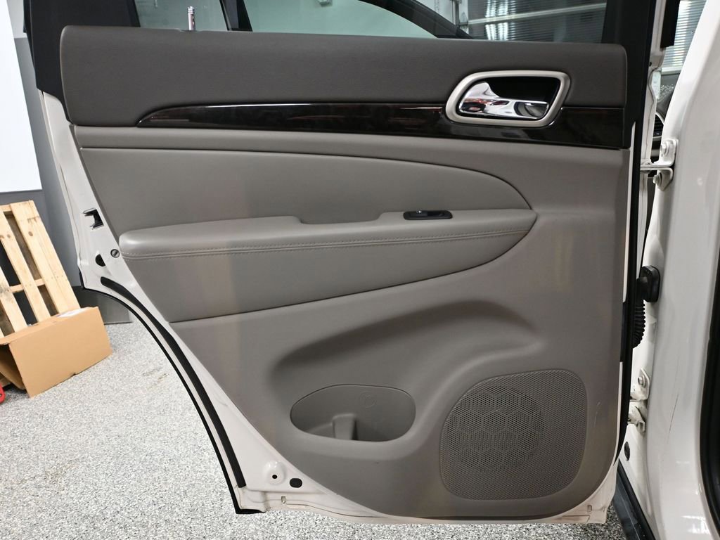 Used 2012 Jeep Grand Cherokee Laredo image 39