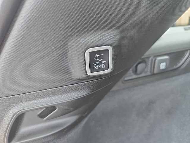 Used 2023 Jeep Grand Cherokee Summit AWD/4WD image 16